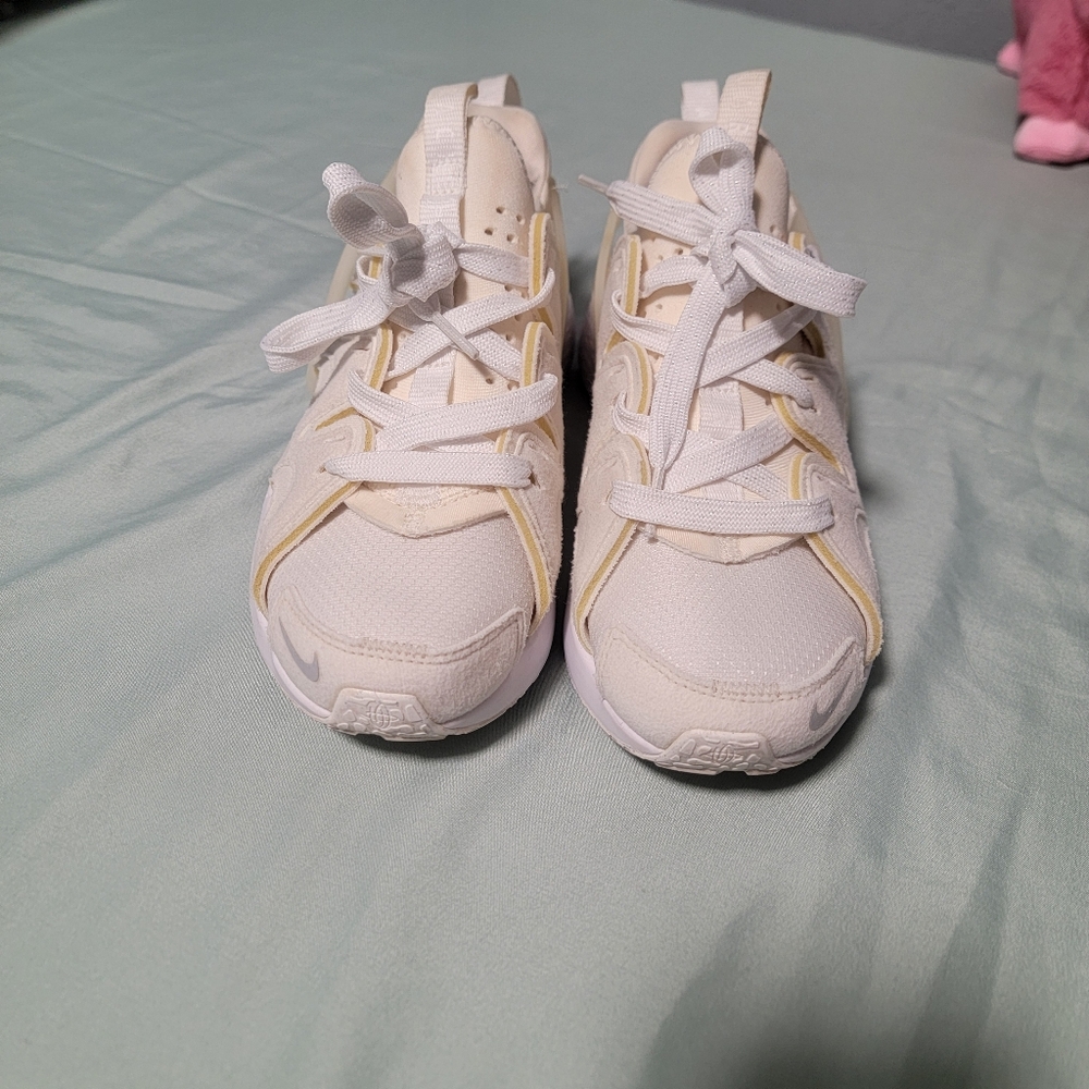 Nike Women White and Pale Yellow Athletic Sneakers
